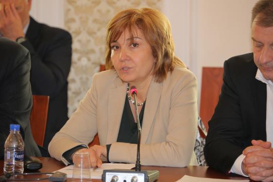 Шефката на НАП уволнена за проспани 2 млрд.